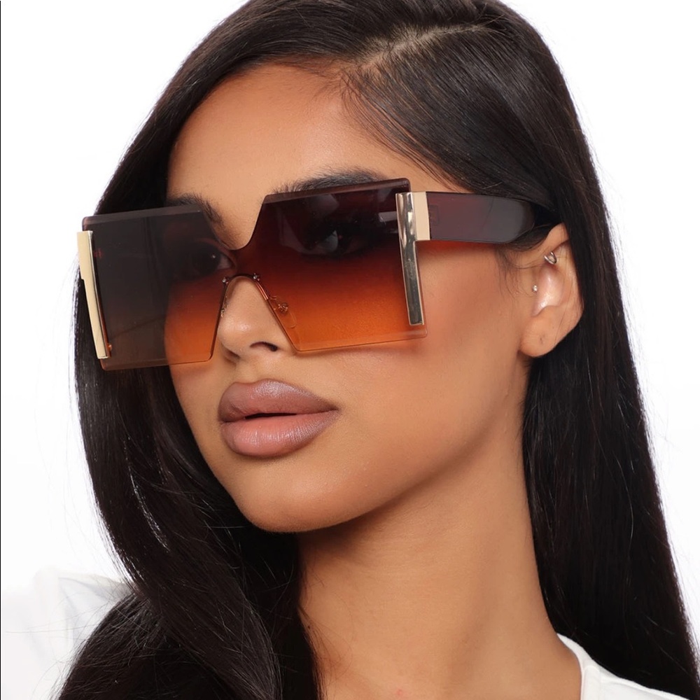 NWT square trendy sunglasses